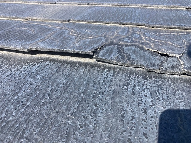 破損が生じたカラーベスト屋根